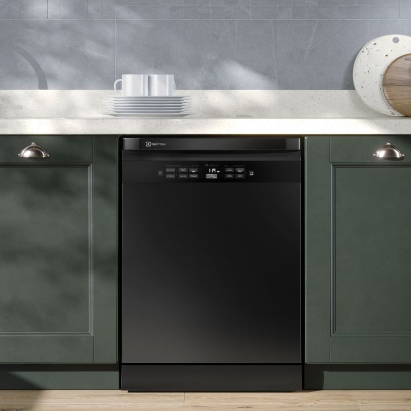 Dishwasher_EHFE14T2MSBXB_Kitchen_Square_Electrolux_Spanish-1500x1500
