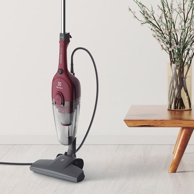 Vacuum_Cleaner_STK13_Lifestyle_Electrolux_1000x1000