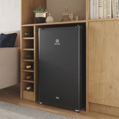 Minibar-ERD090G2HWB-Environment-Square-Electrolux-Portuguese-1000x1000