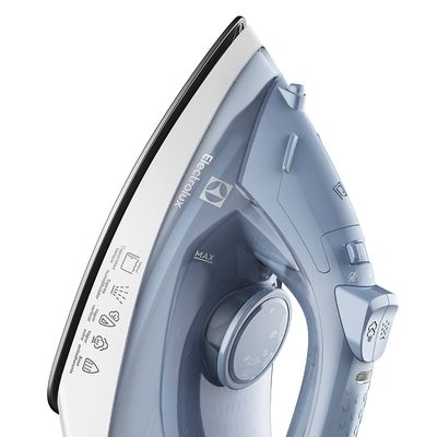 Steam_Iron_ESI10_ConceptView_Electrolux_Spanish_1000x1000-1000x1000.raw