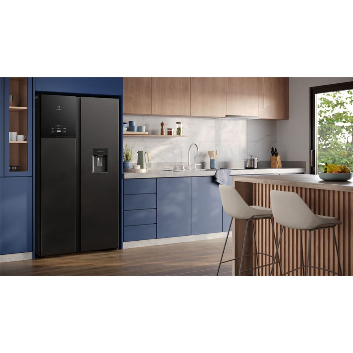 Refrigerator_ERSB62V2WXB_Environment_Electrolux_Spanish-1000x563.raw