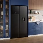 Refrigerator_ERS53F2P5CB_Environment_Square_Electrolux_Portuguese-1000x1000.raw