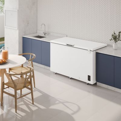 Freezer_EFH42S3P5AW_Ambience_Electrolux_Spanish-1000x1000.raw