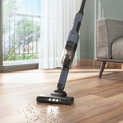 Vacuum_Cleaner_ERG019_LivingRoom_Close_Electrolux_1000x1000-1000x1000