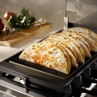 FE6ISR_Cooker_Feature_Electrolux_Spanish-1000x1000.raw