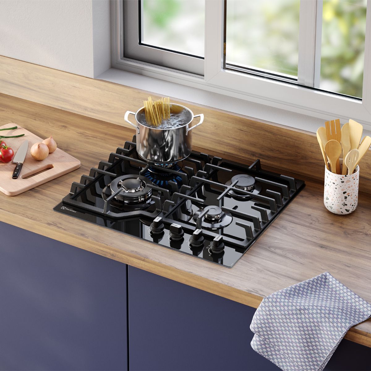 Cooktop_KE4CB_Ambience_Square_Electrolux_Spanish-1000x1000.raw