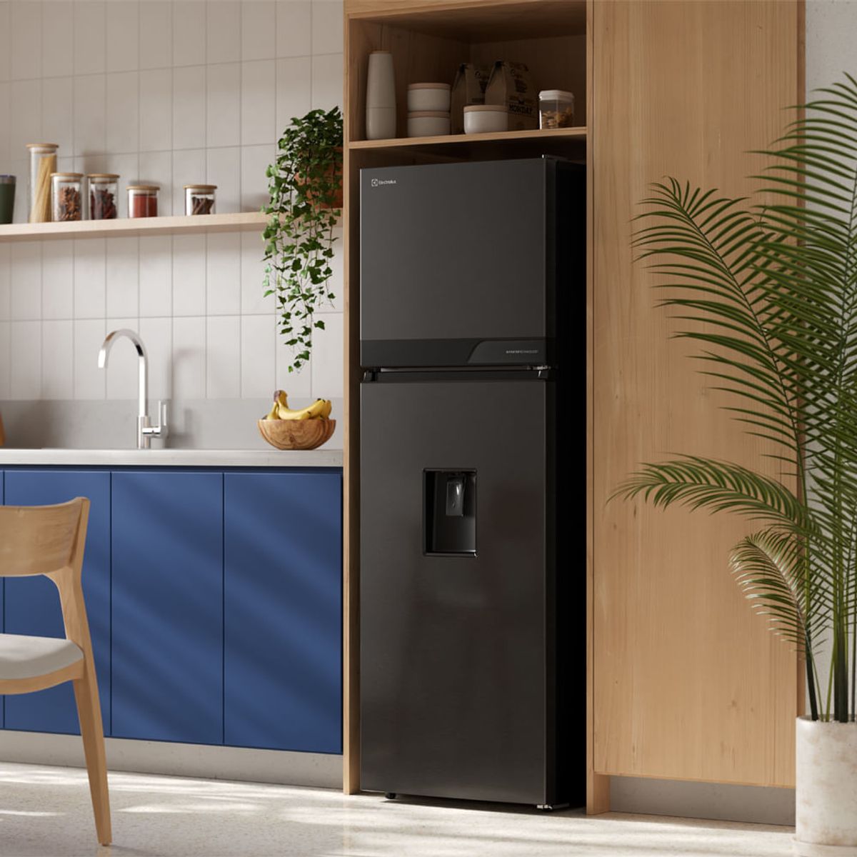 Refrigerator_ERT25A2P6DC_Environment_Square_Electrolux_Spanish-1000x1000.raw