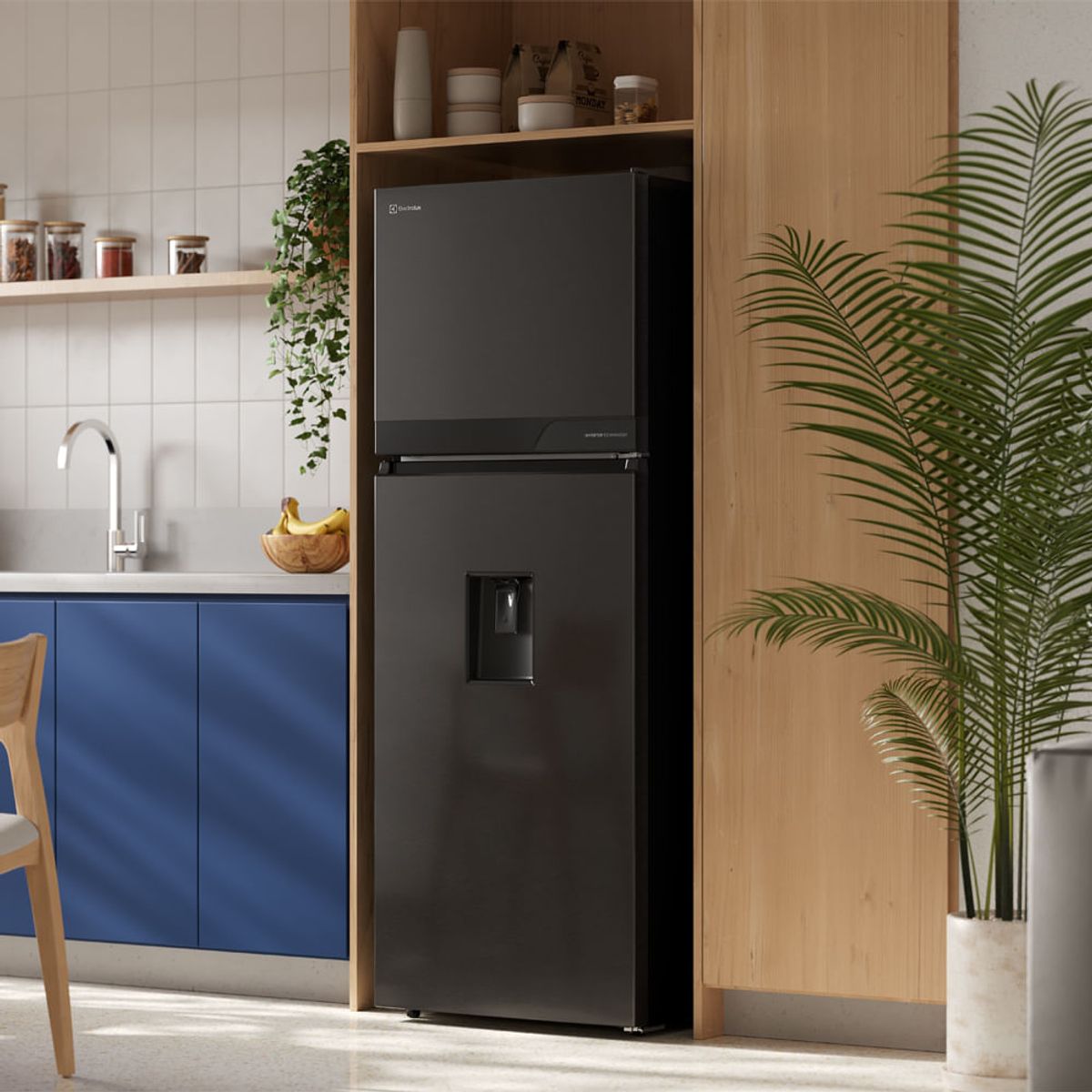 Refrigerator_ERT34A3P6DC_Environment_Square_Electrolux_Spanish-1000x1000.raw