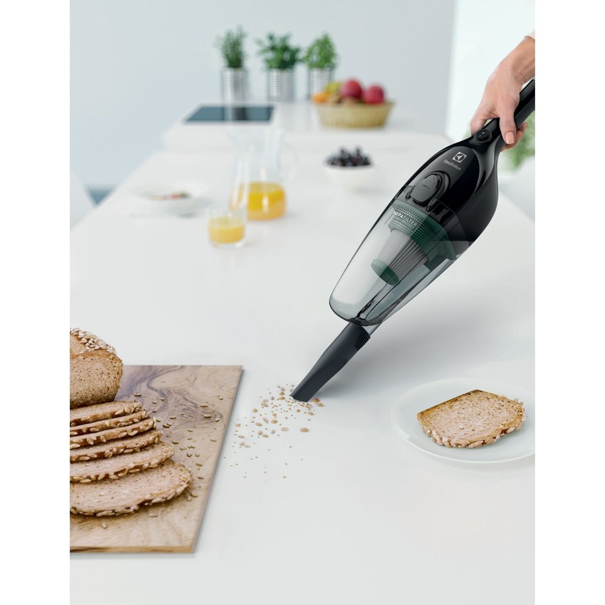 Vacuum_Cleaner_STK12_UnidadeMao_Electrolux_Portuguese-1000x1000